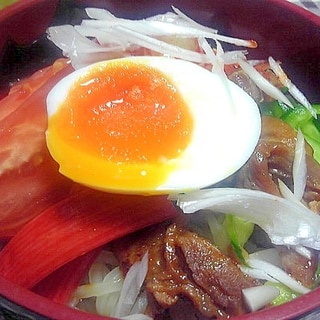 焼き肉と野菜たっぷり具だくさん冷麺